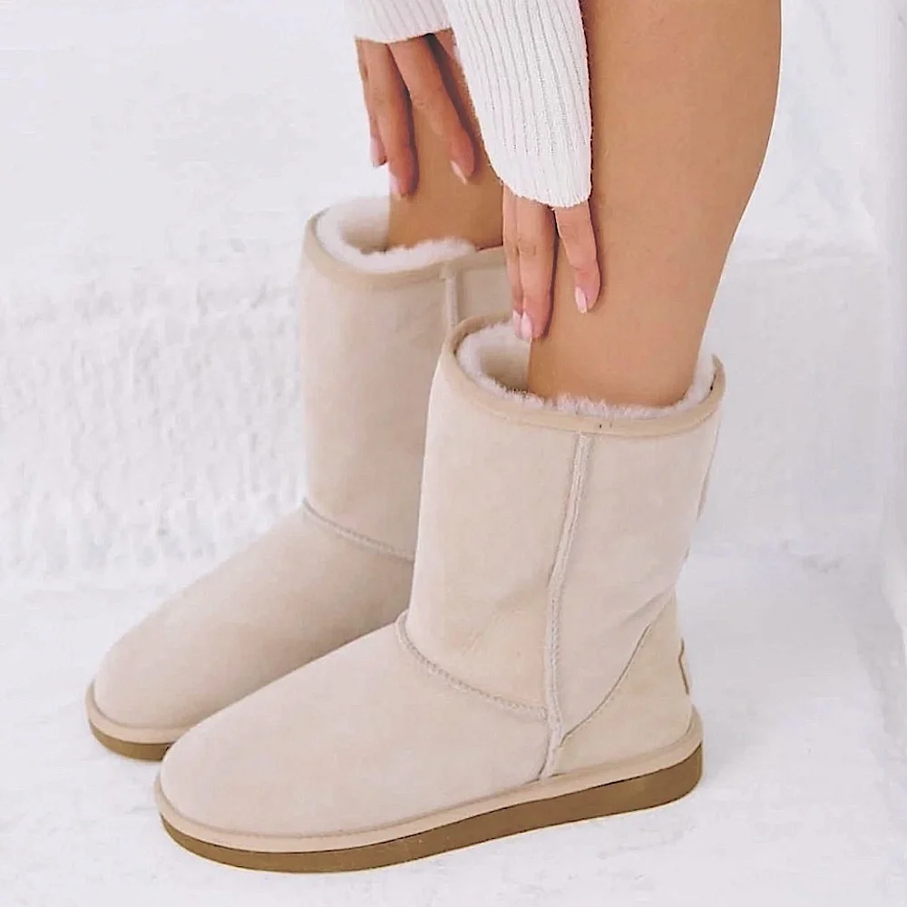 UGG Classic Short Suede Water Repellent Genuine Leather Suede Boots Size 7 Y2K